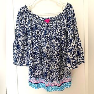 Breezy light Lilly Pulitzer top-can be worn on or off shoulders